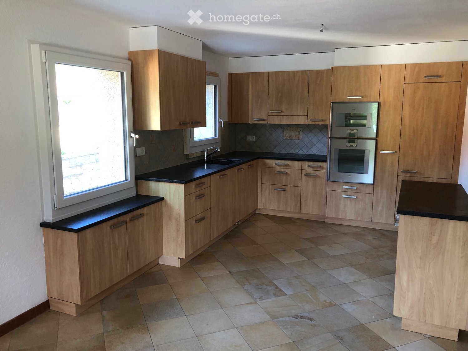 6 rooms apartment
