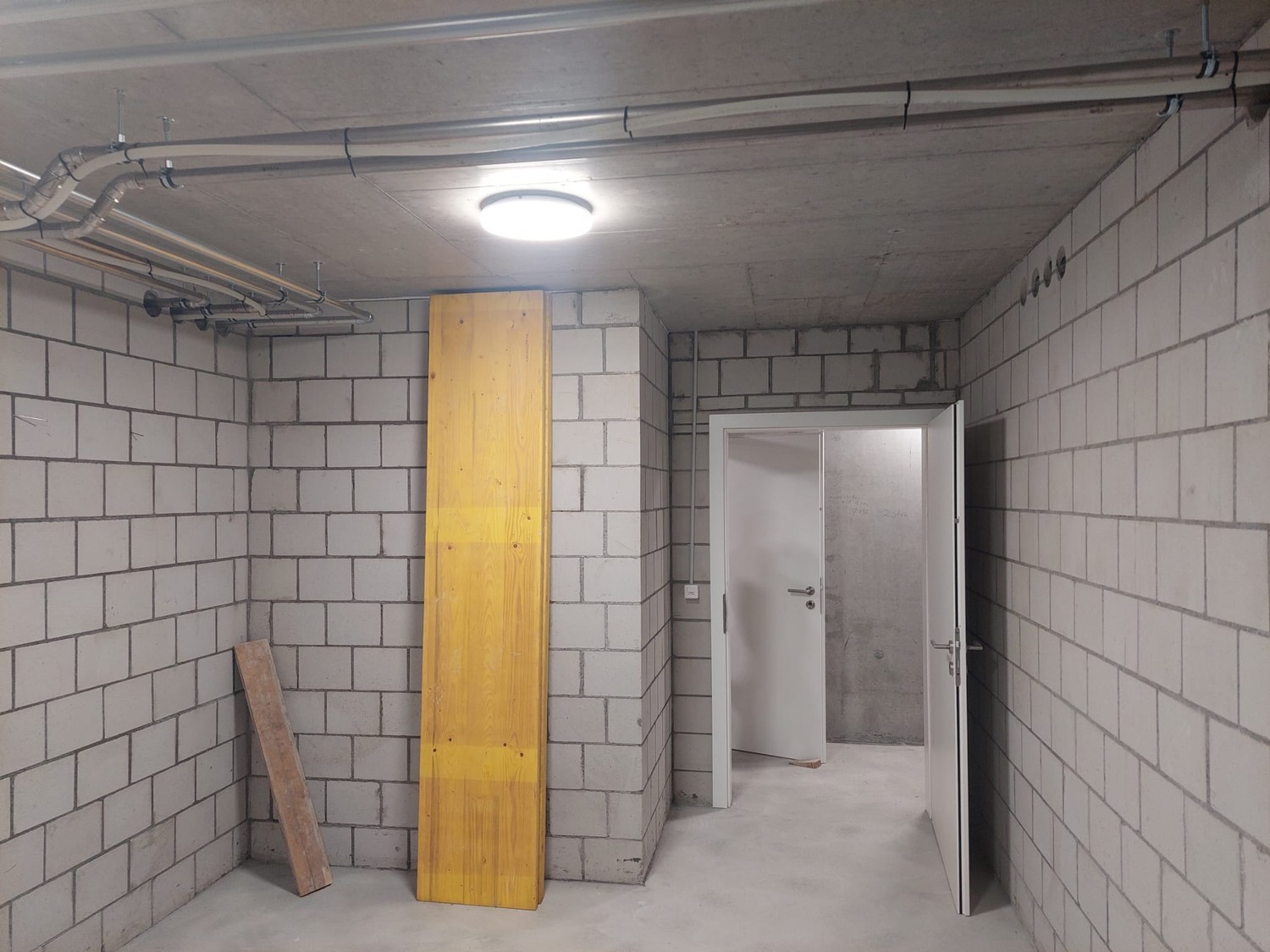 16m² commercial