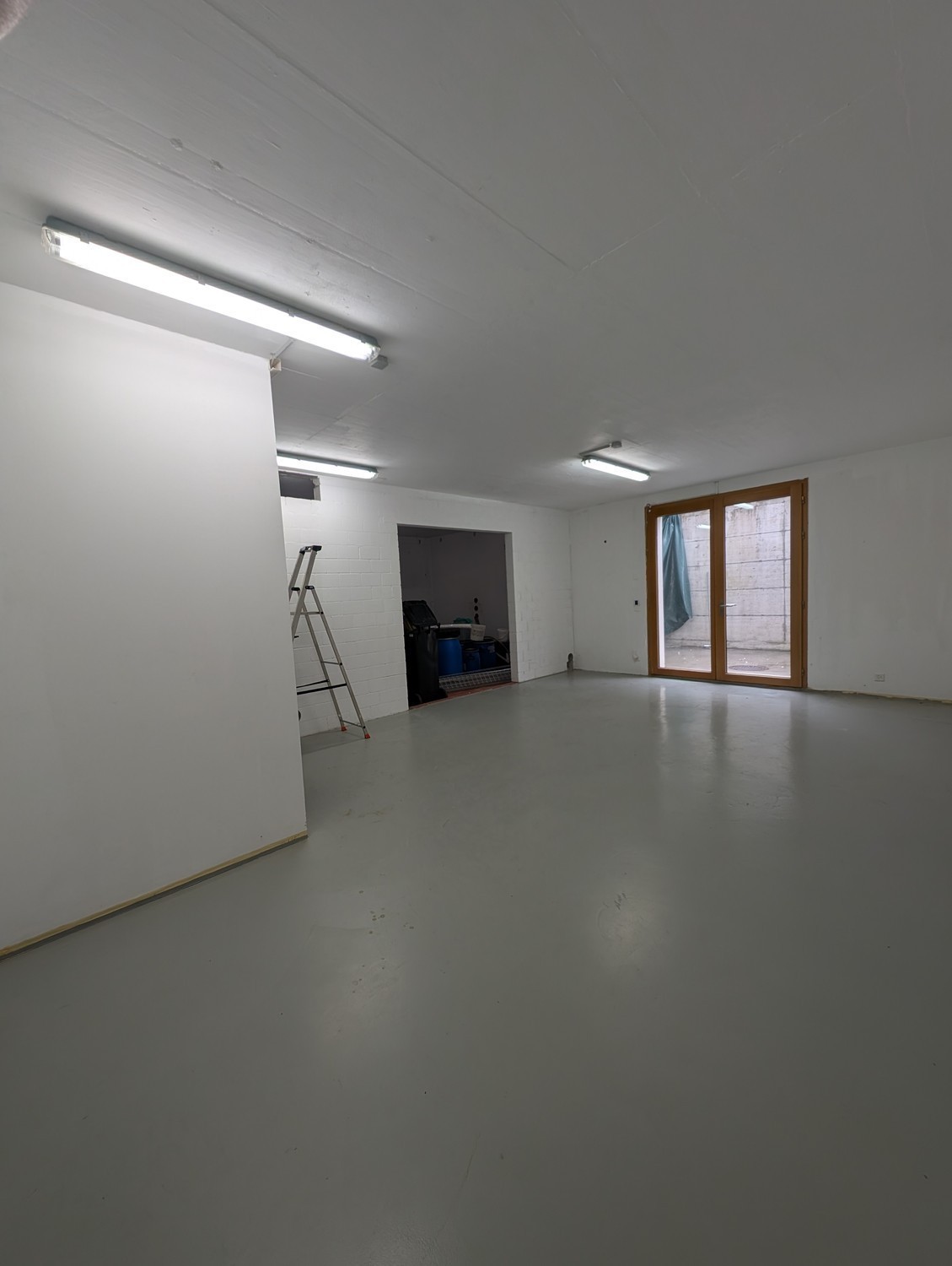 90-90m² commerciale