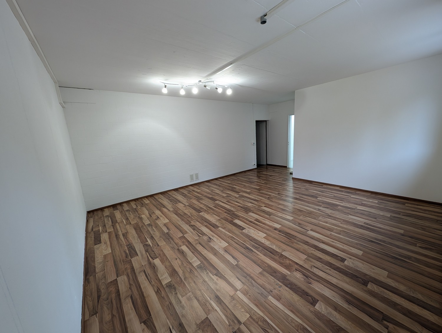 90-90m² commerciale