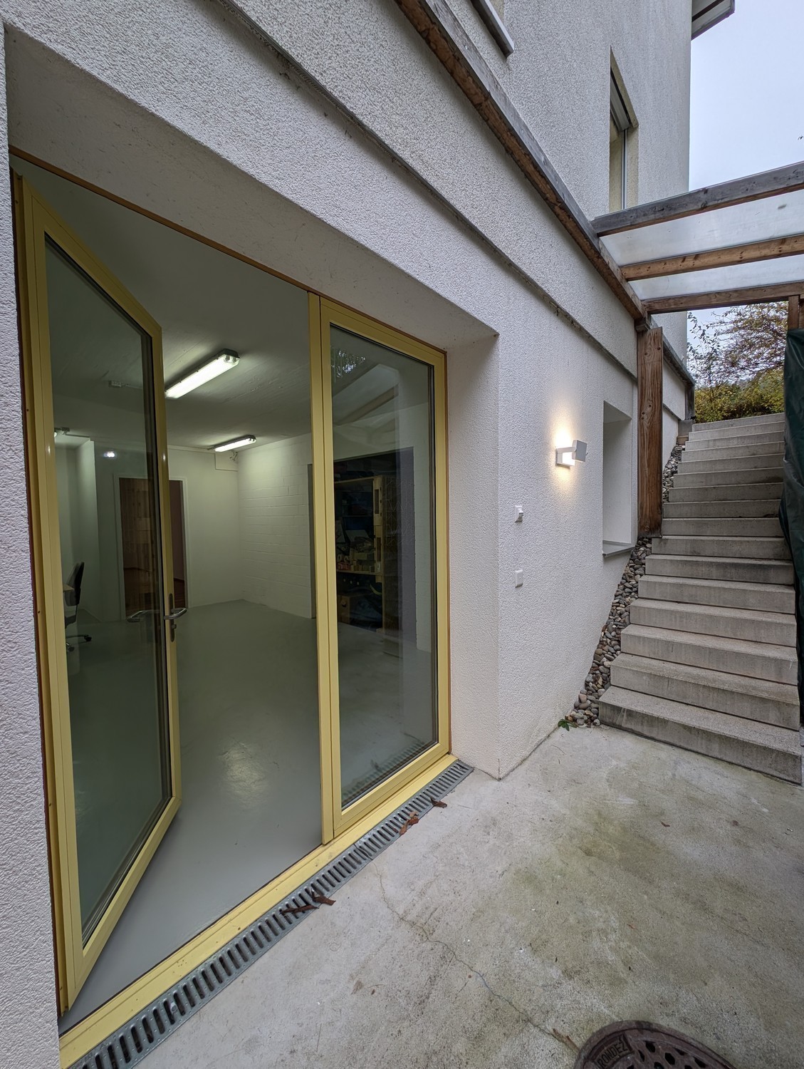90-90m² commerciale