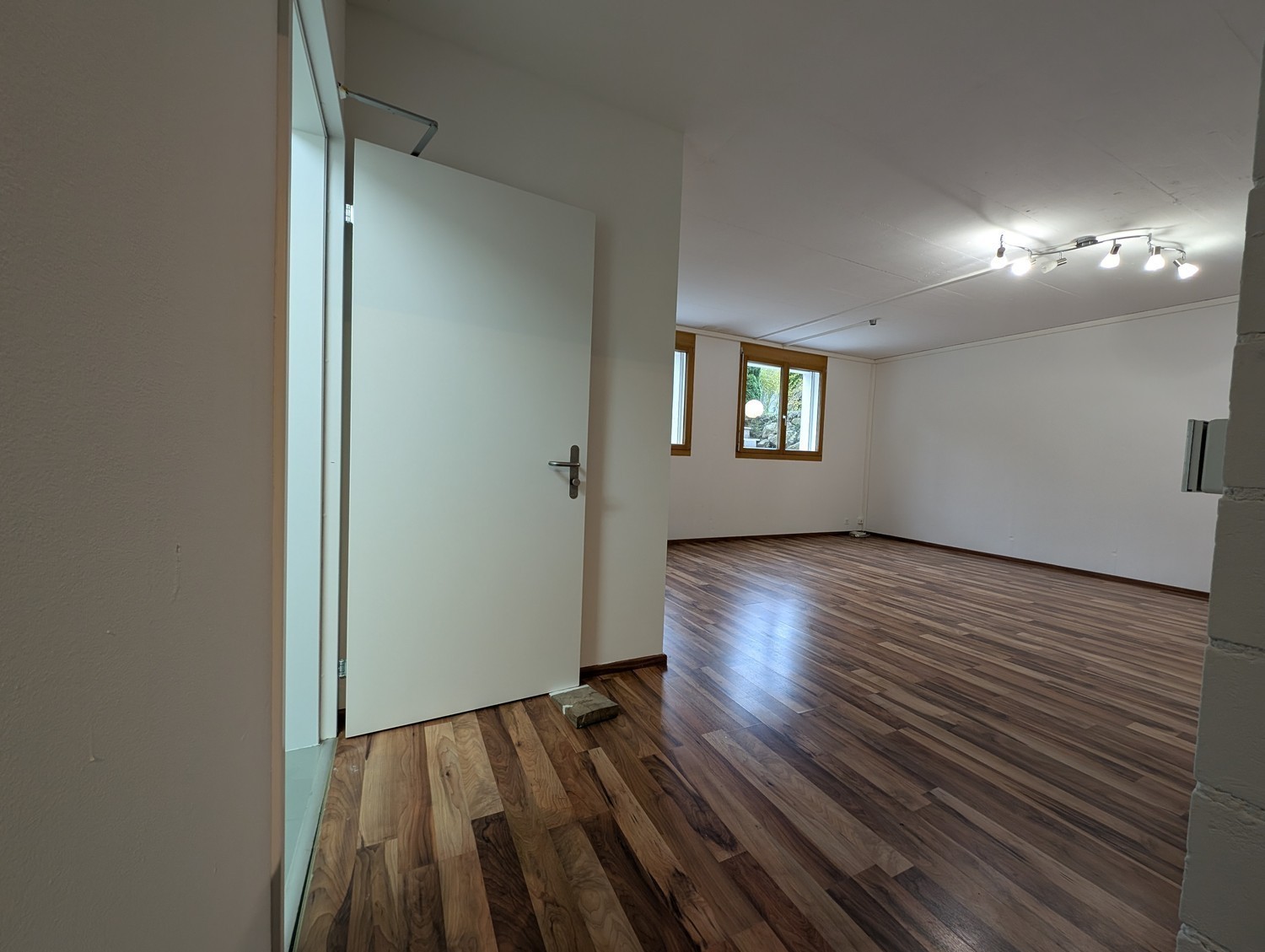 90-90m² commerciale