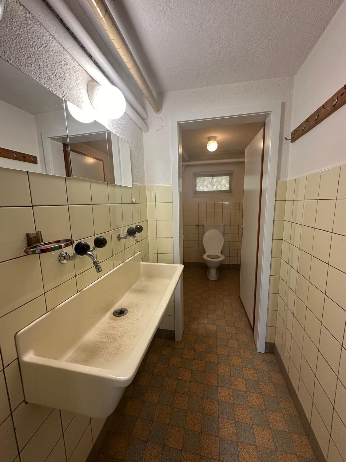 40m² commercial