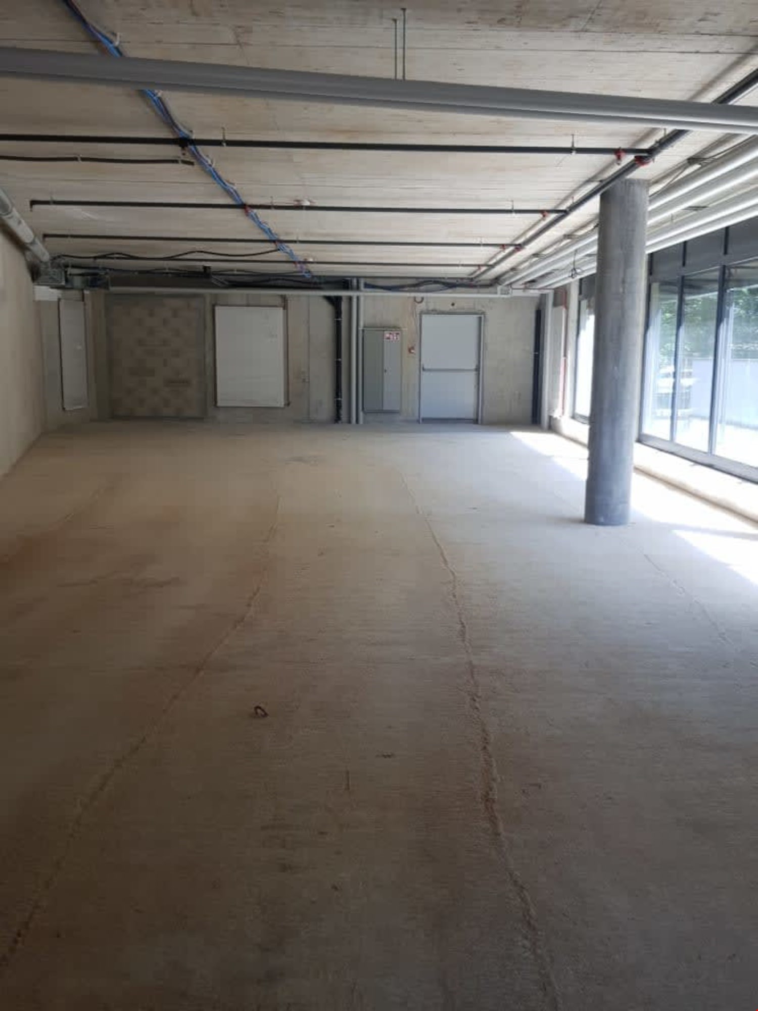 184m² commercial