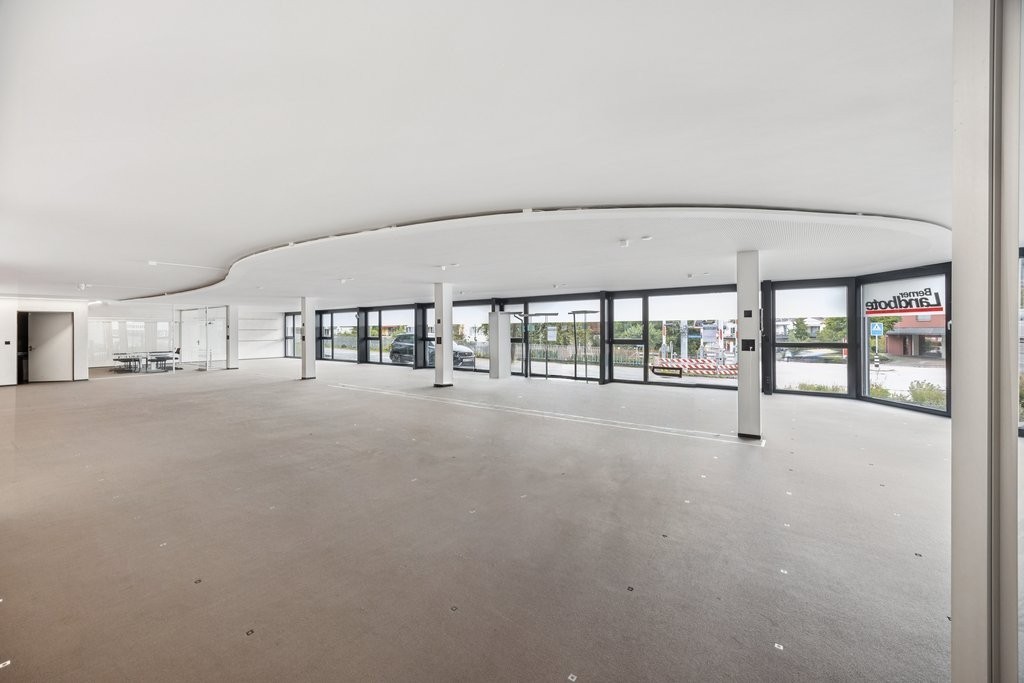 532m² commercial