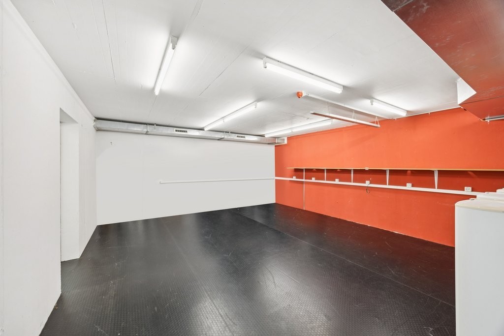532m² commercial