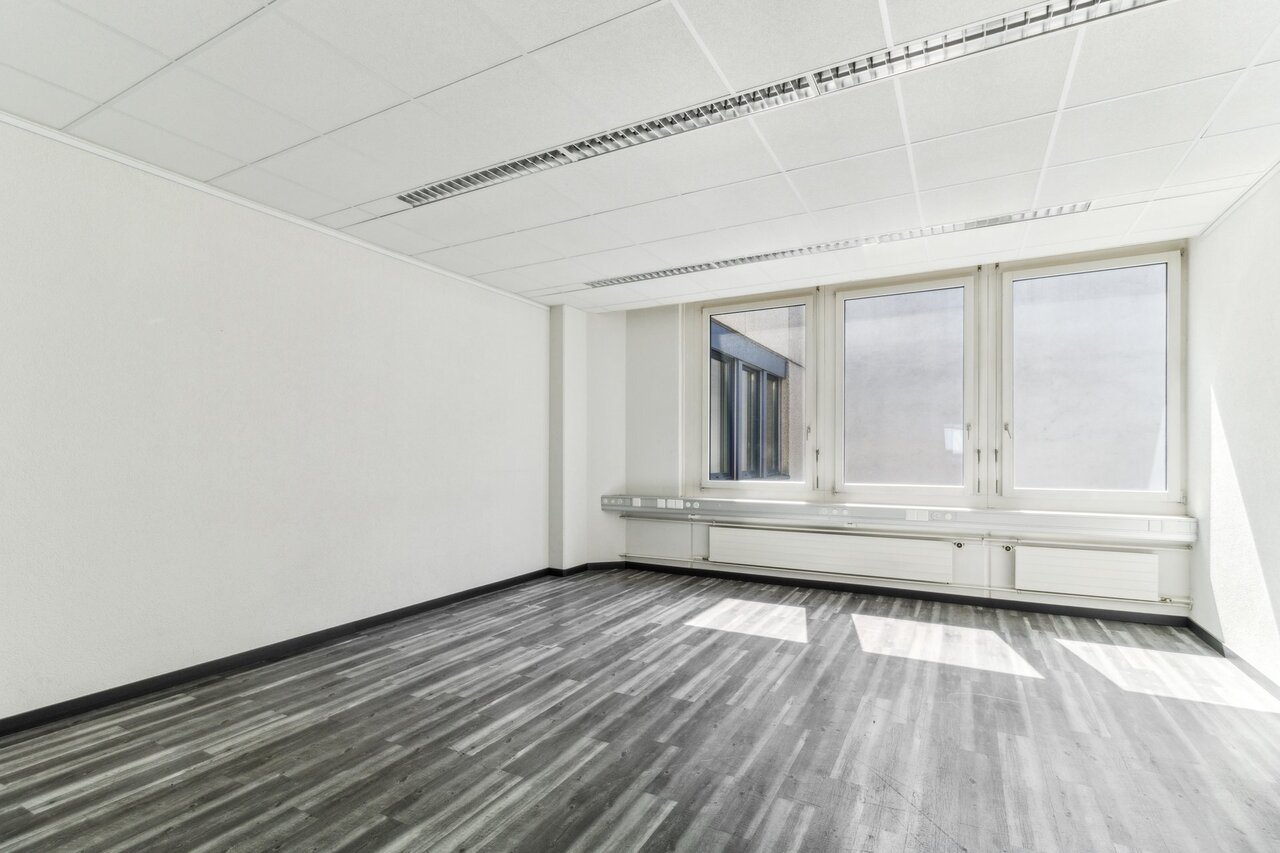 819m² bureau
