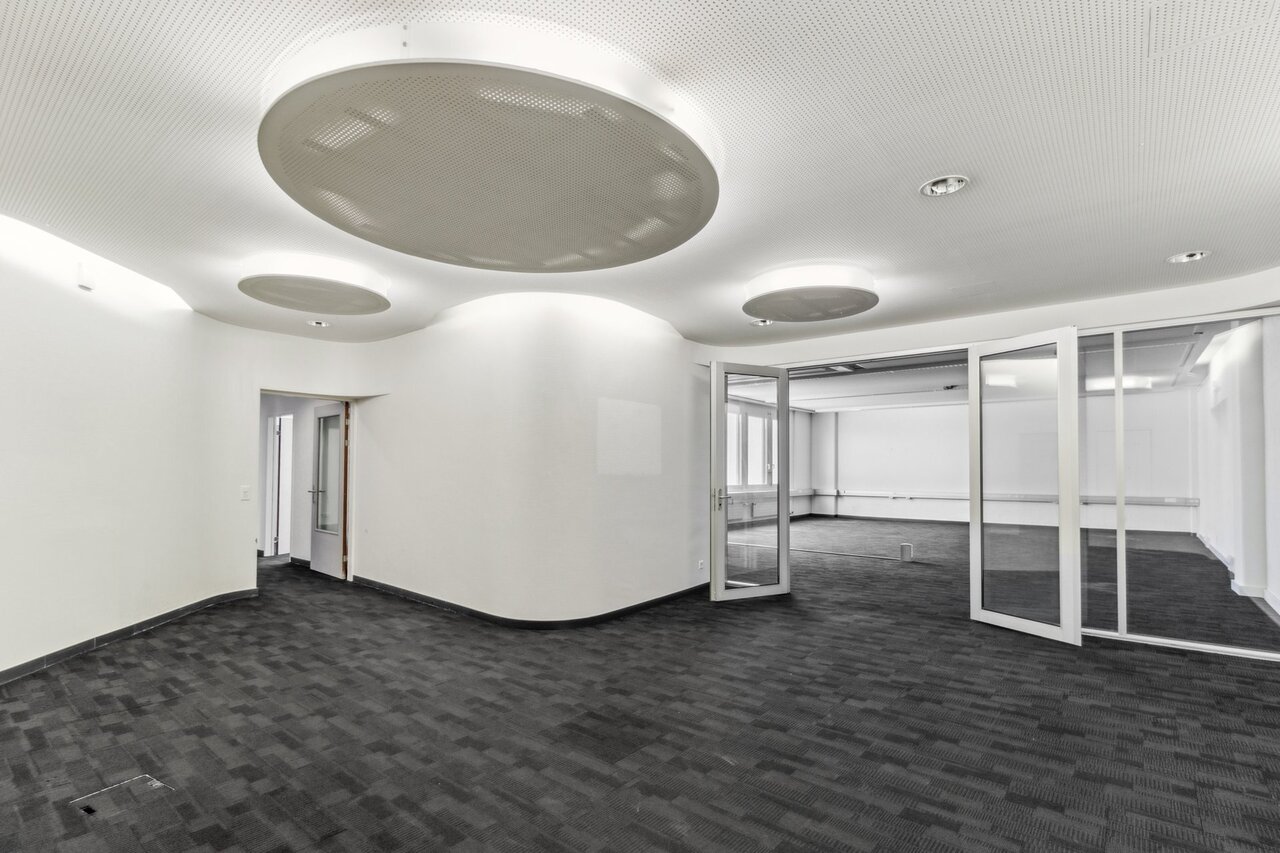 819m² bureau