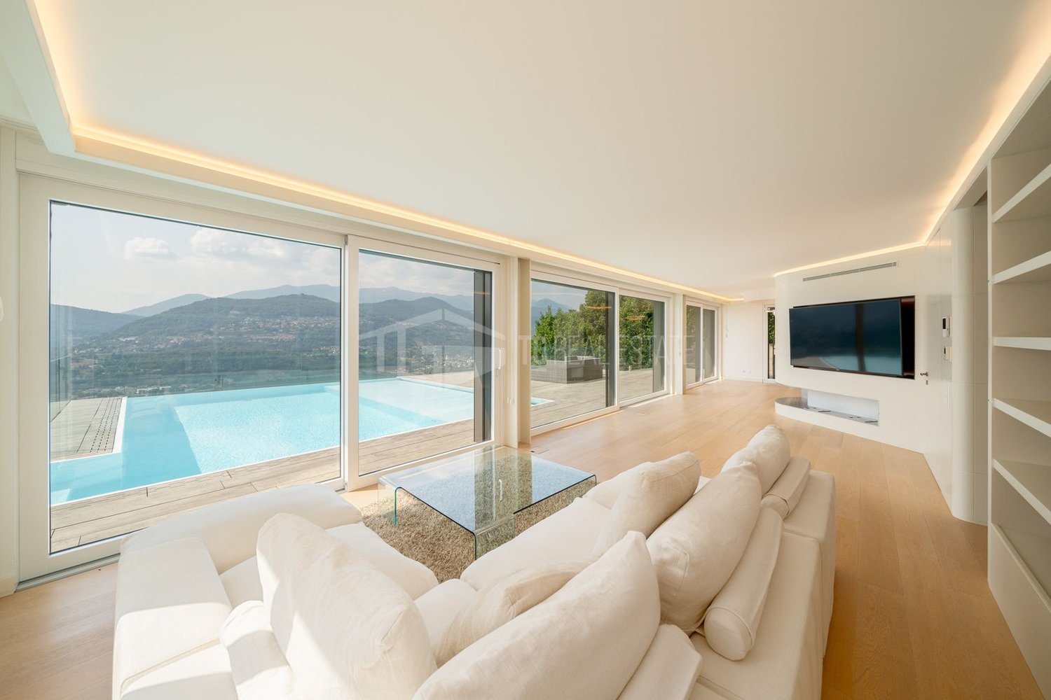 6 ½ rooms apartment