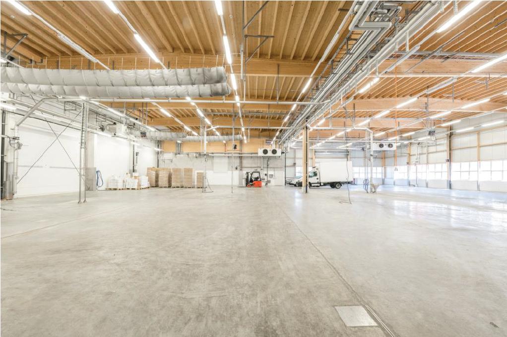 2390m² commerciale