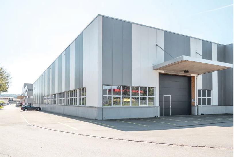 2390m² commerciale