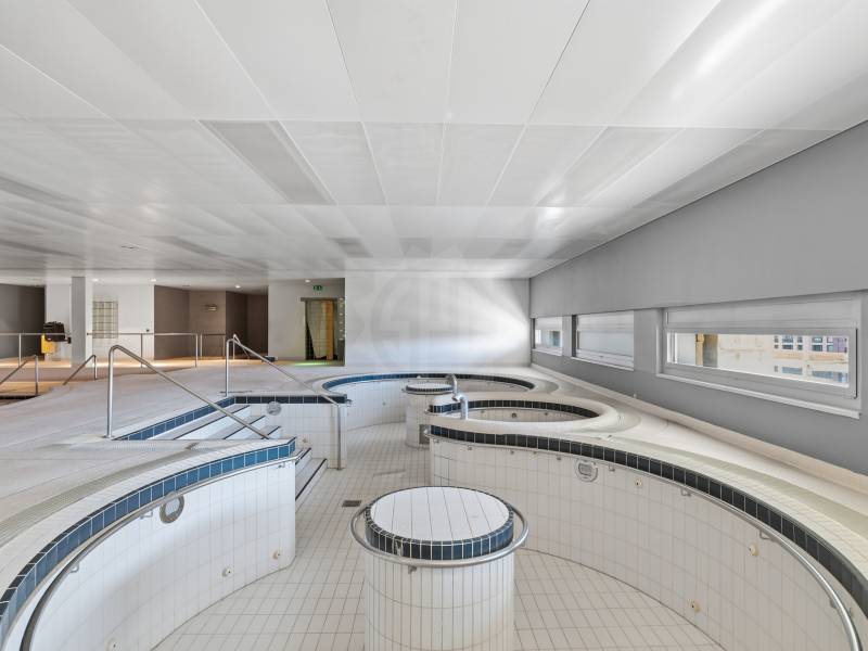 788m² office