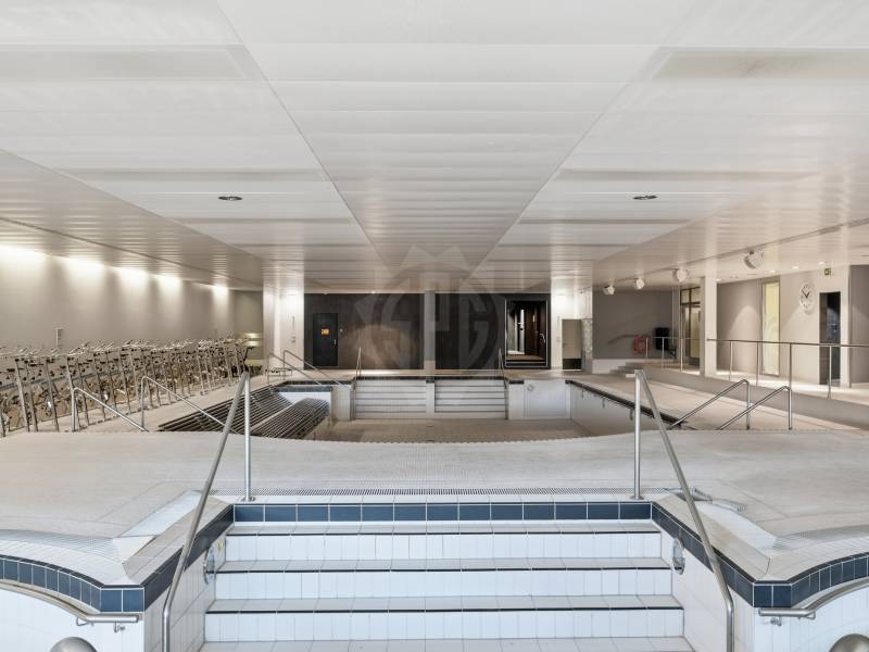 788m² office