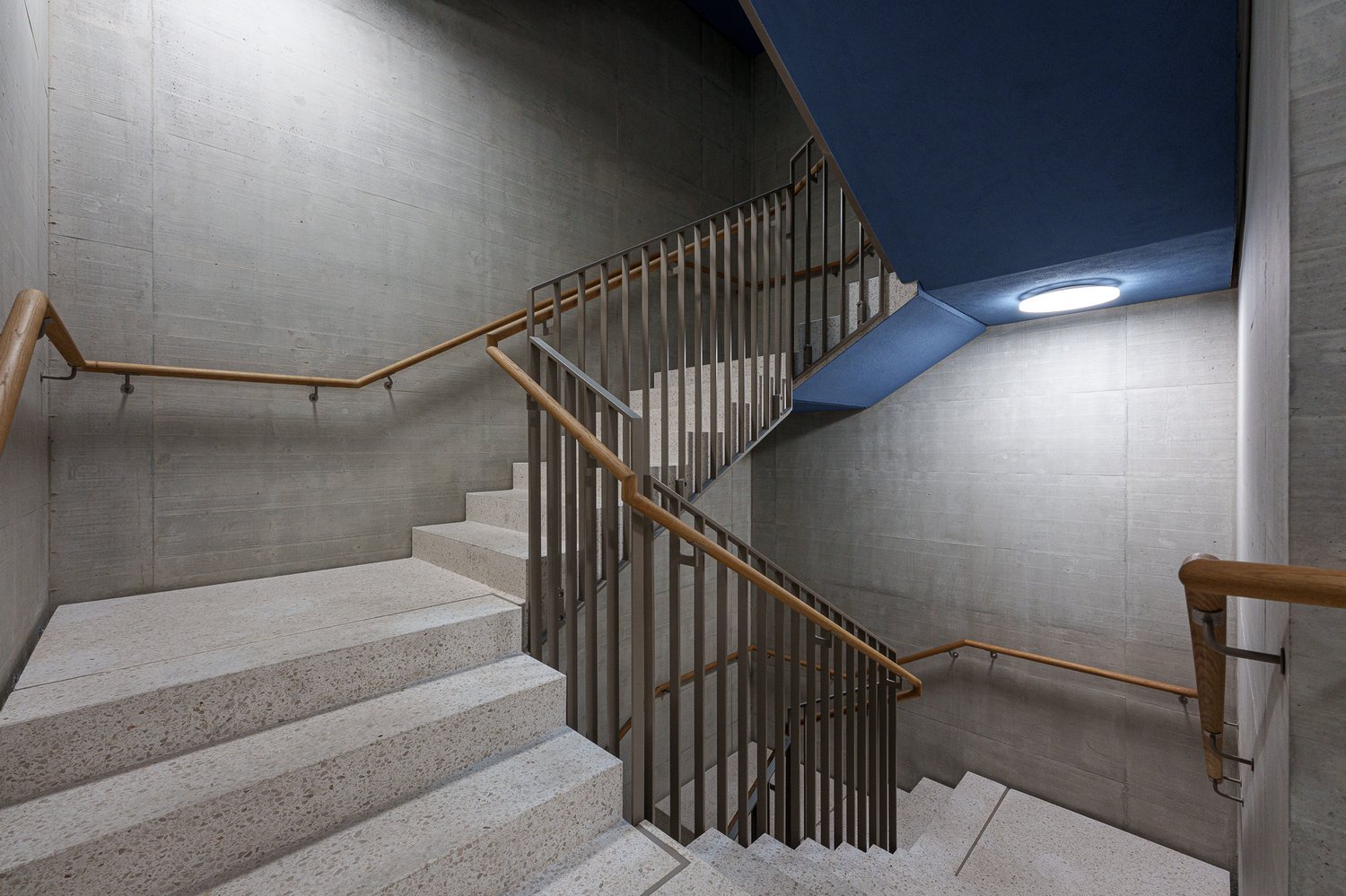 1760m² office