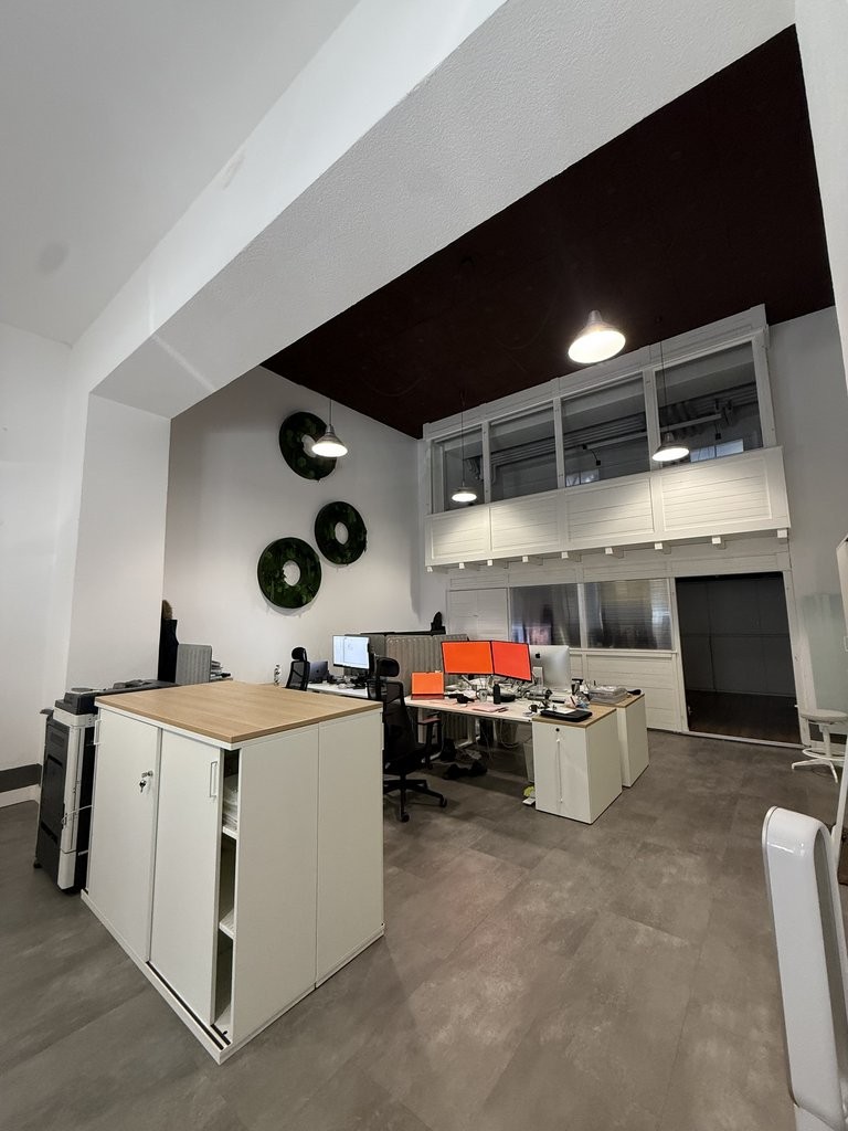 negozio di 104m²