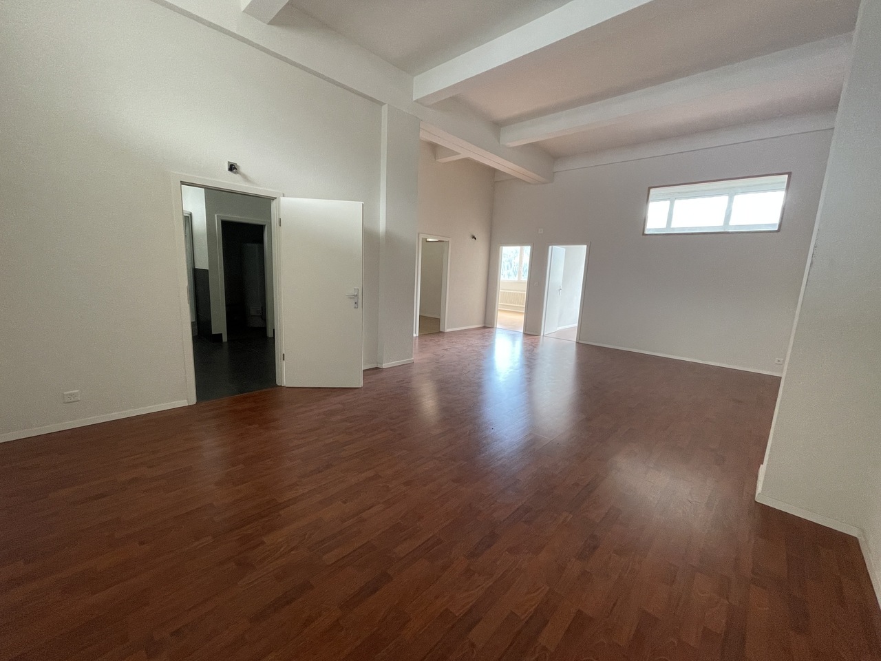 108m² commercial