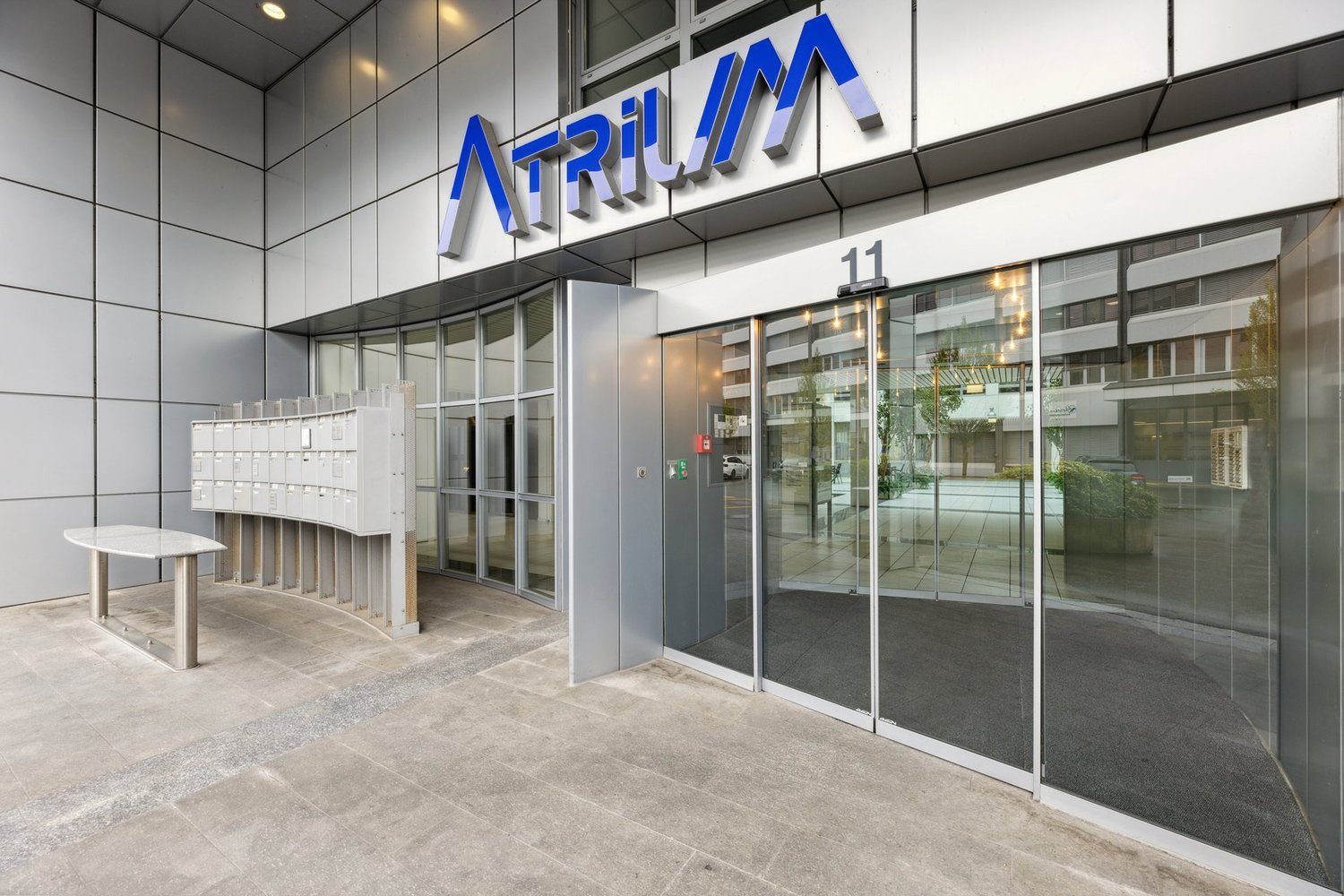 175m² office