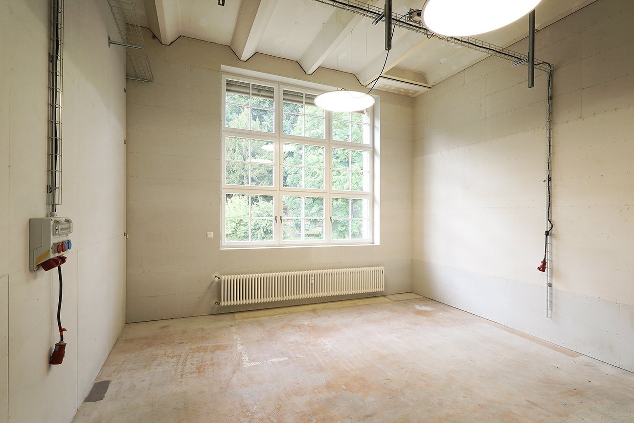 254m² office