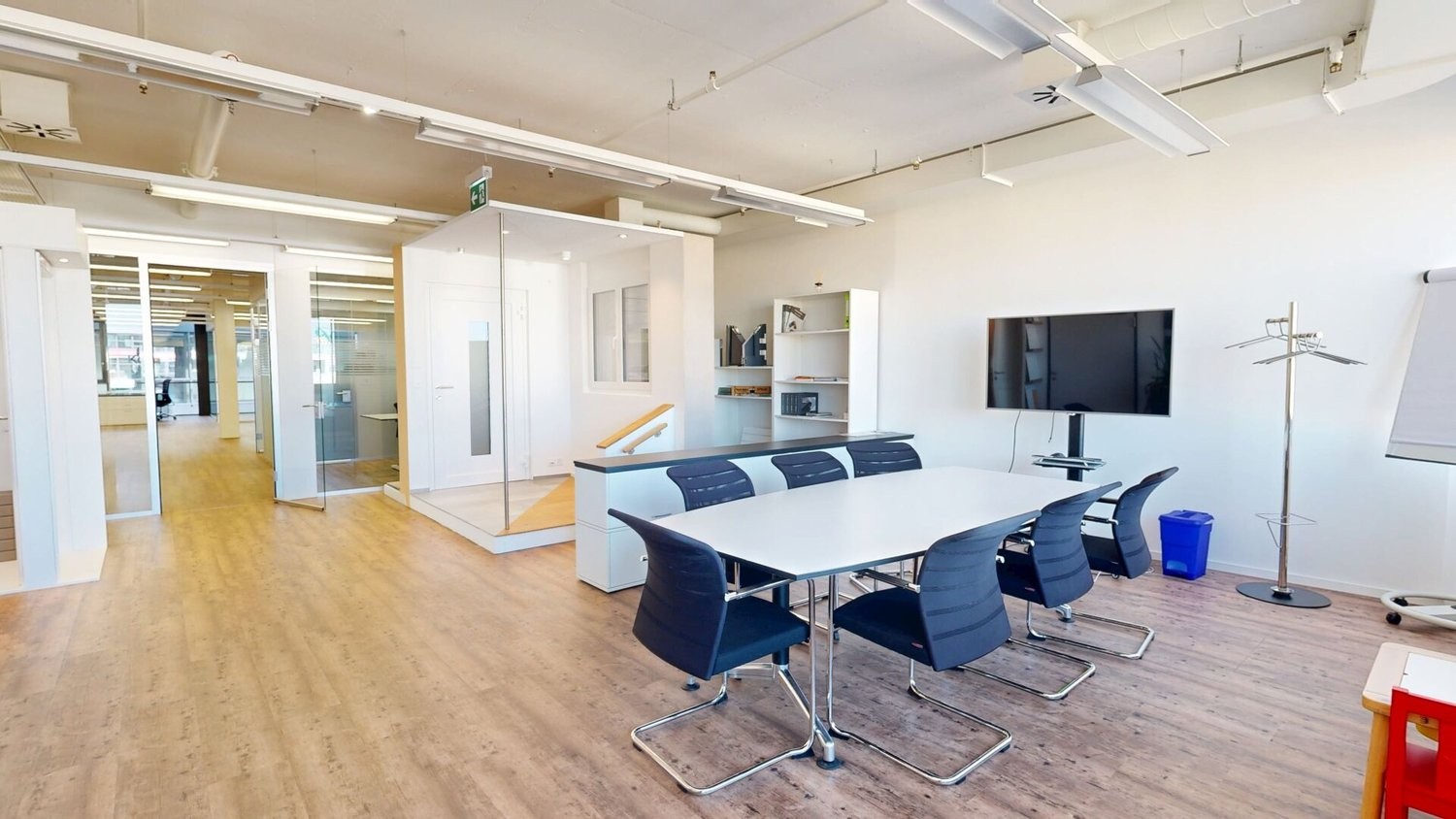 242m² commercial