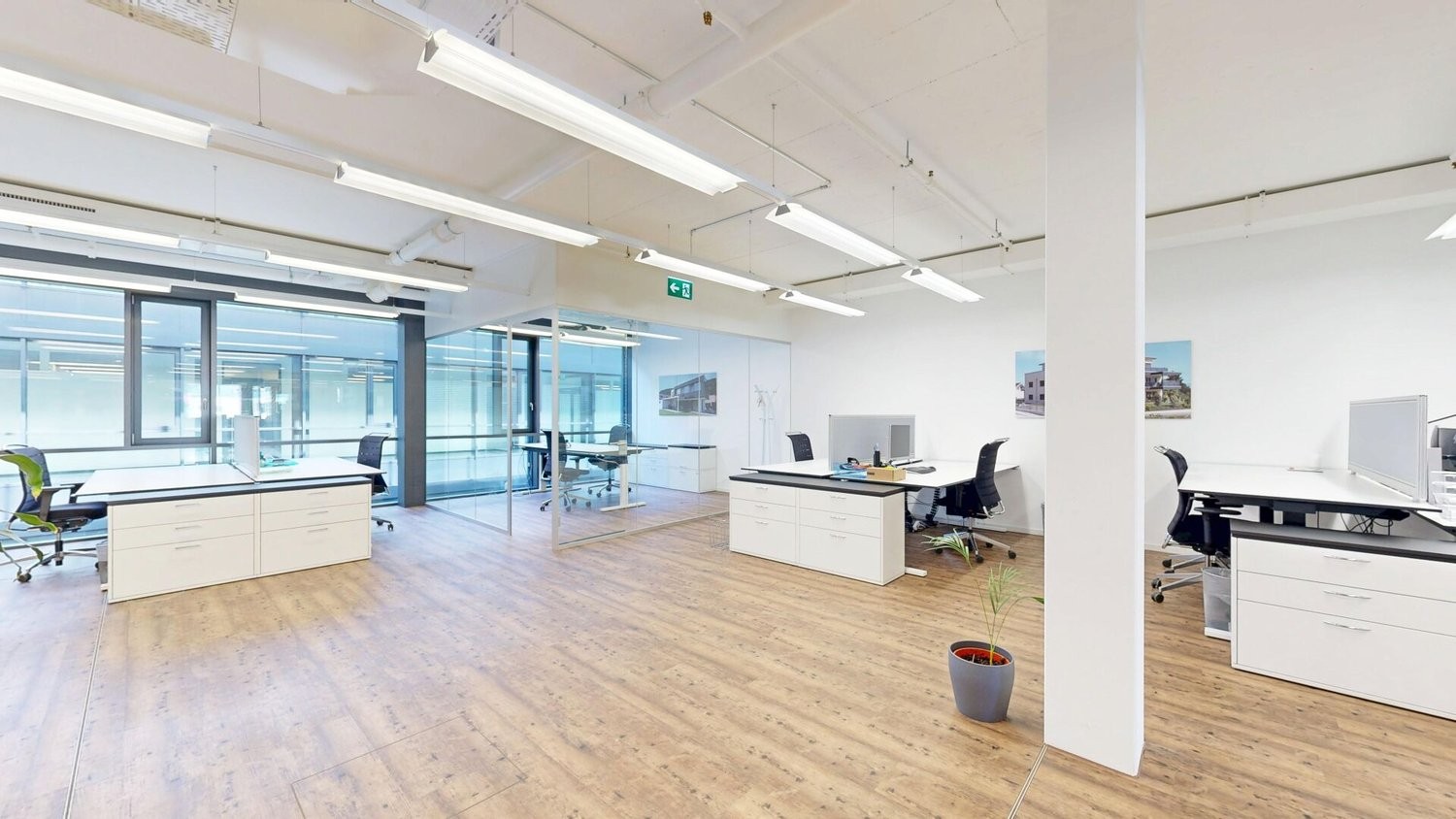242m² commercial