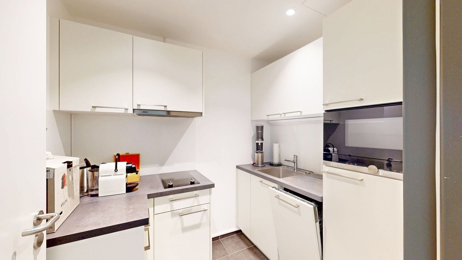 242m² commercial