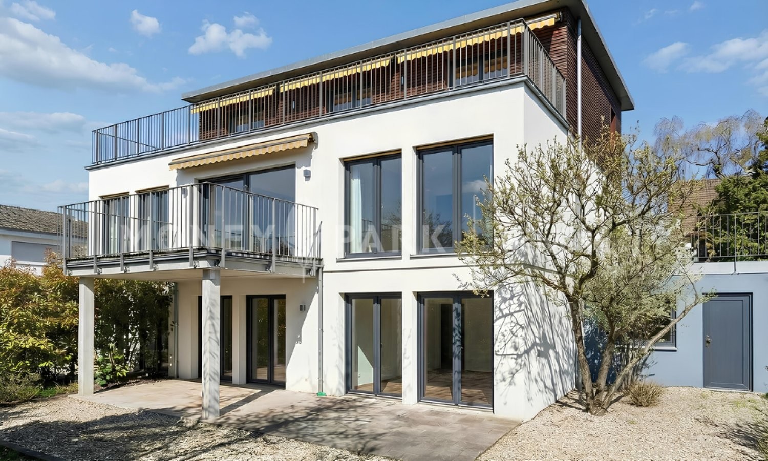 9 ½ rooms multi family house