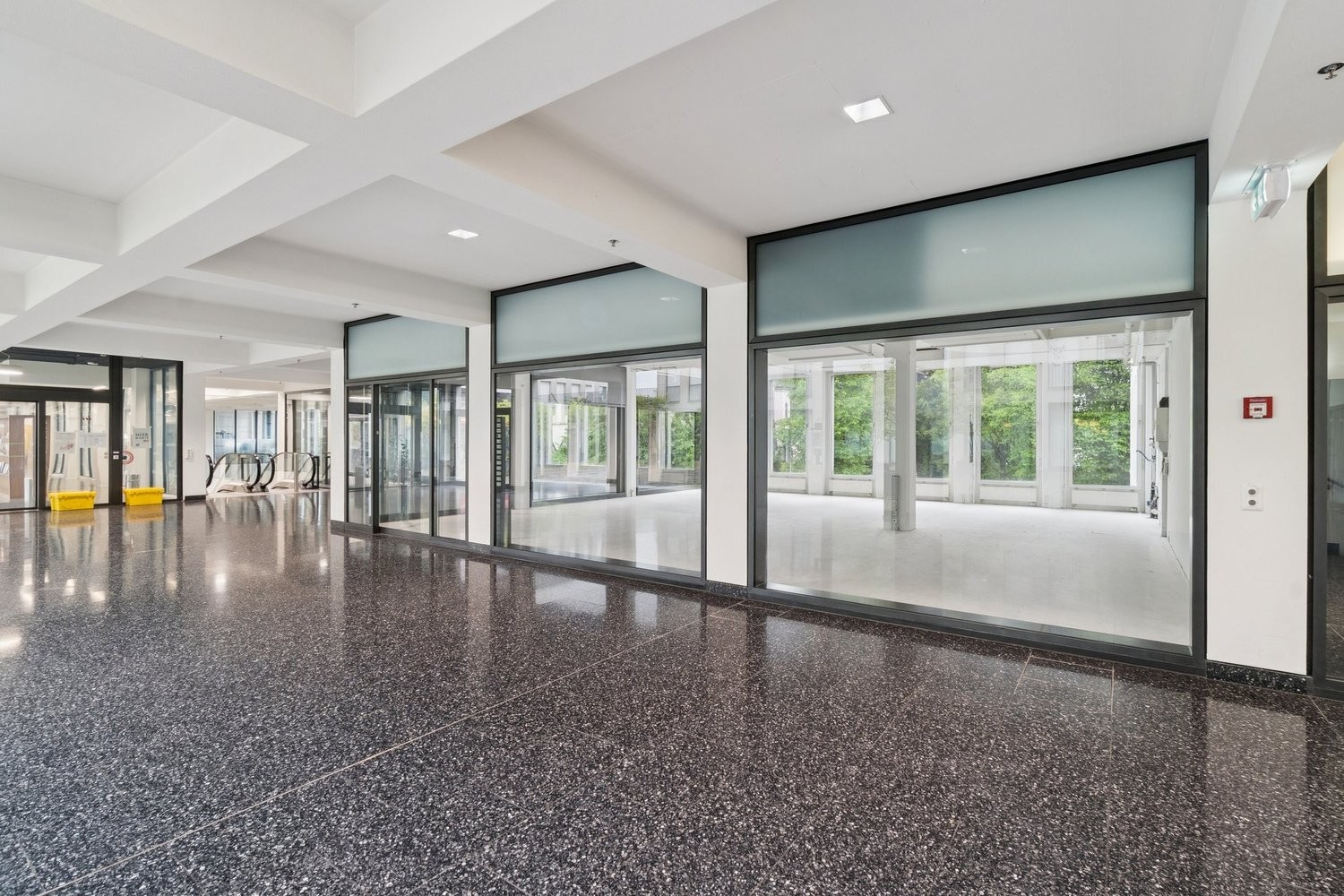 negozio di 107m²