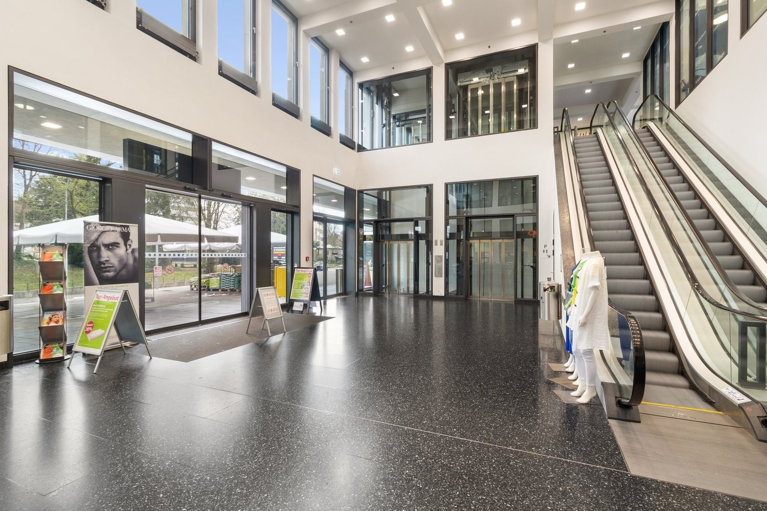negozio di 107m²