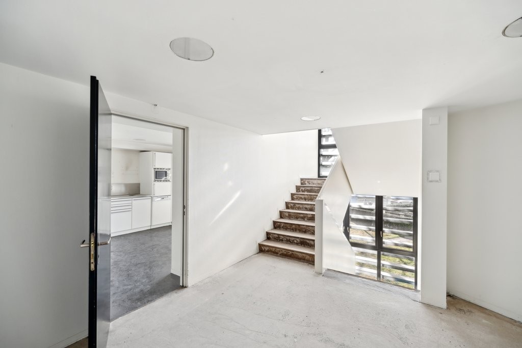 113m² commercial
