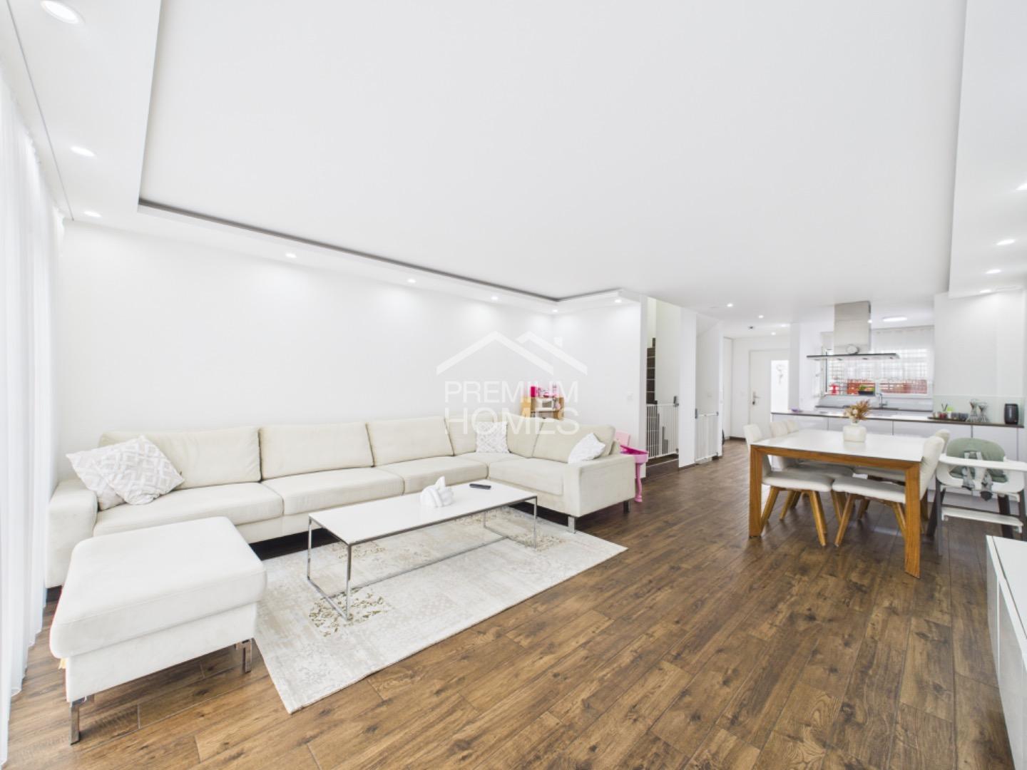 4 ½ rooms row house