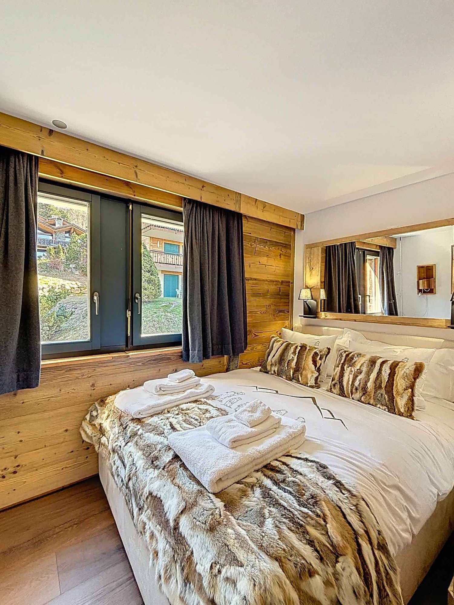 5 rooms furnished flat