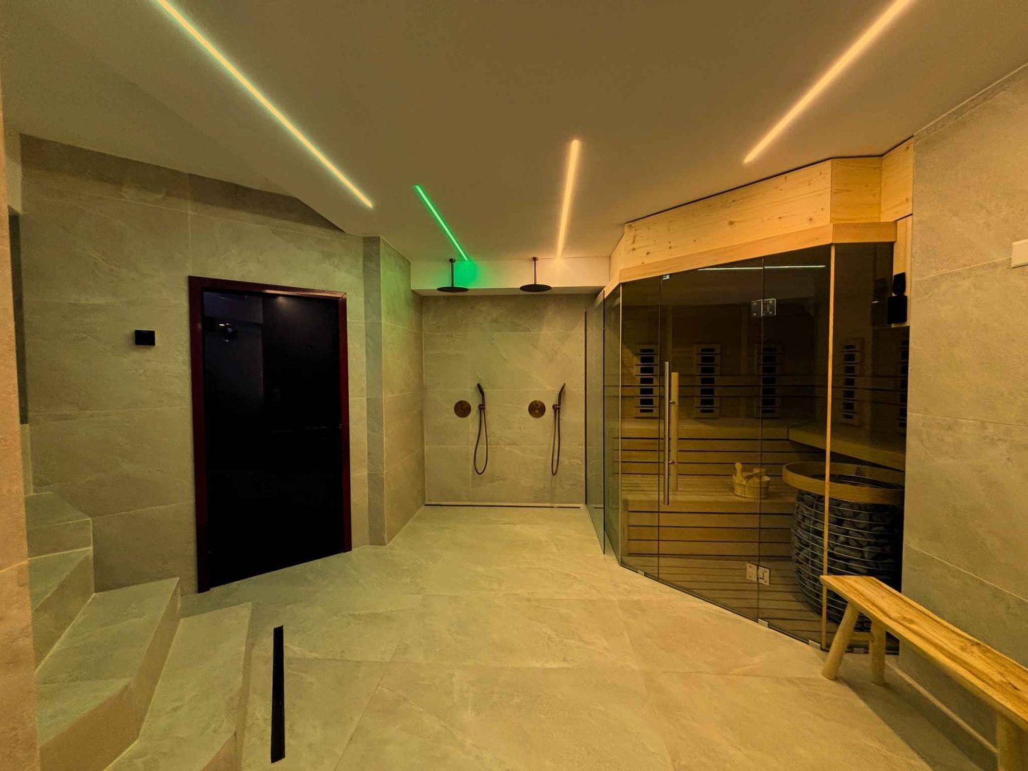 5 rooms furnished flat