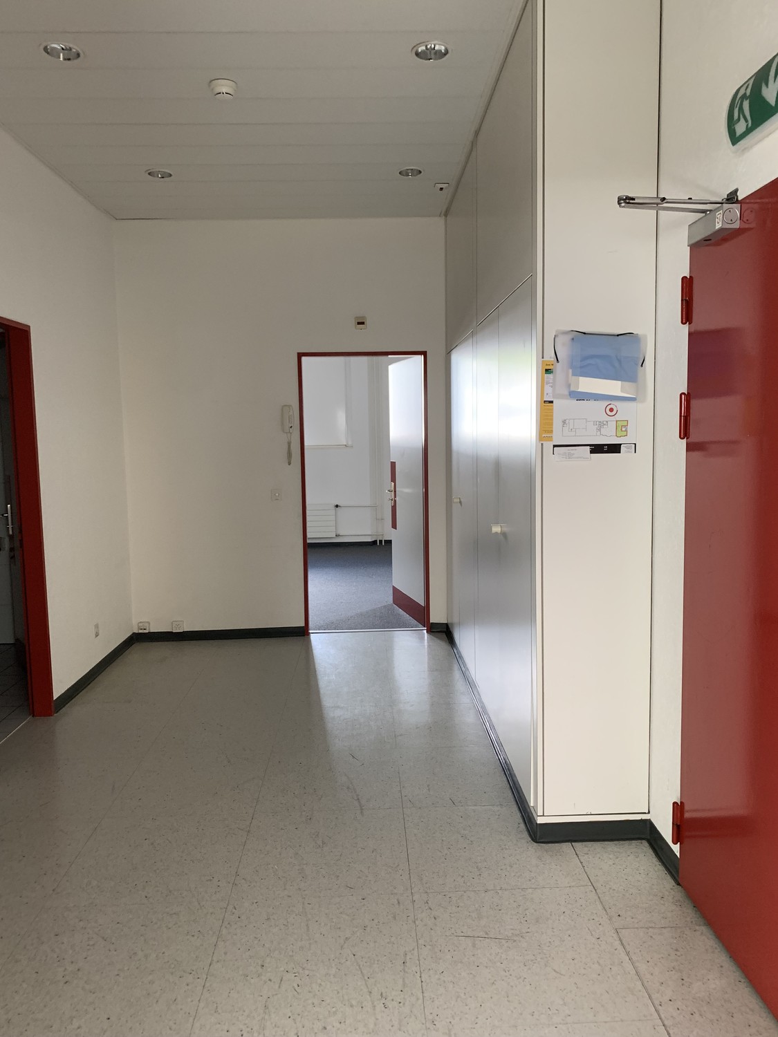 125m² office