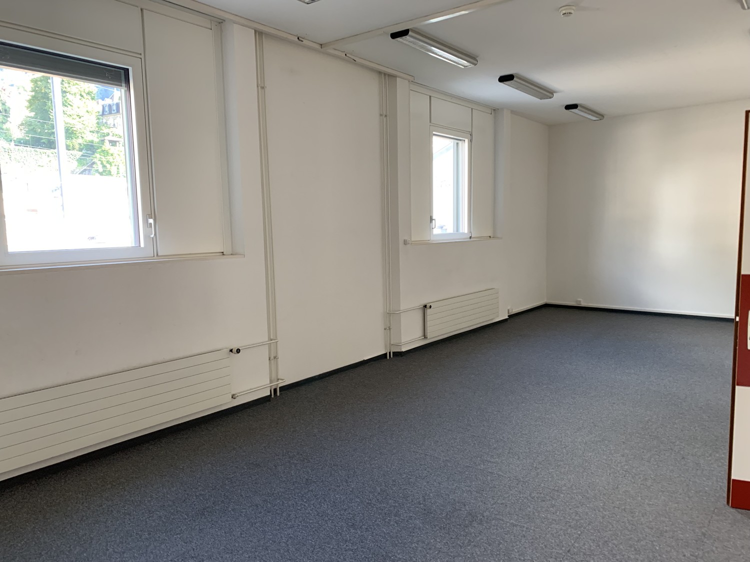 125m² office