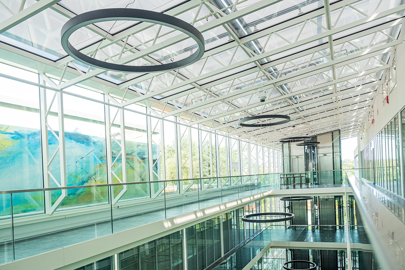 883m² office