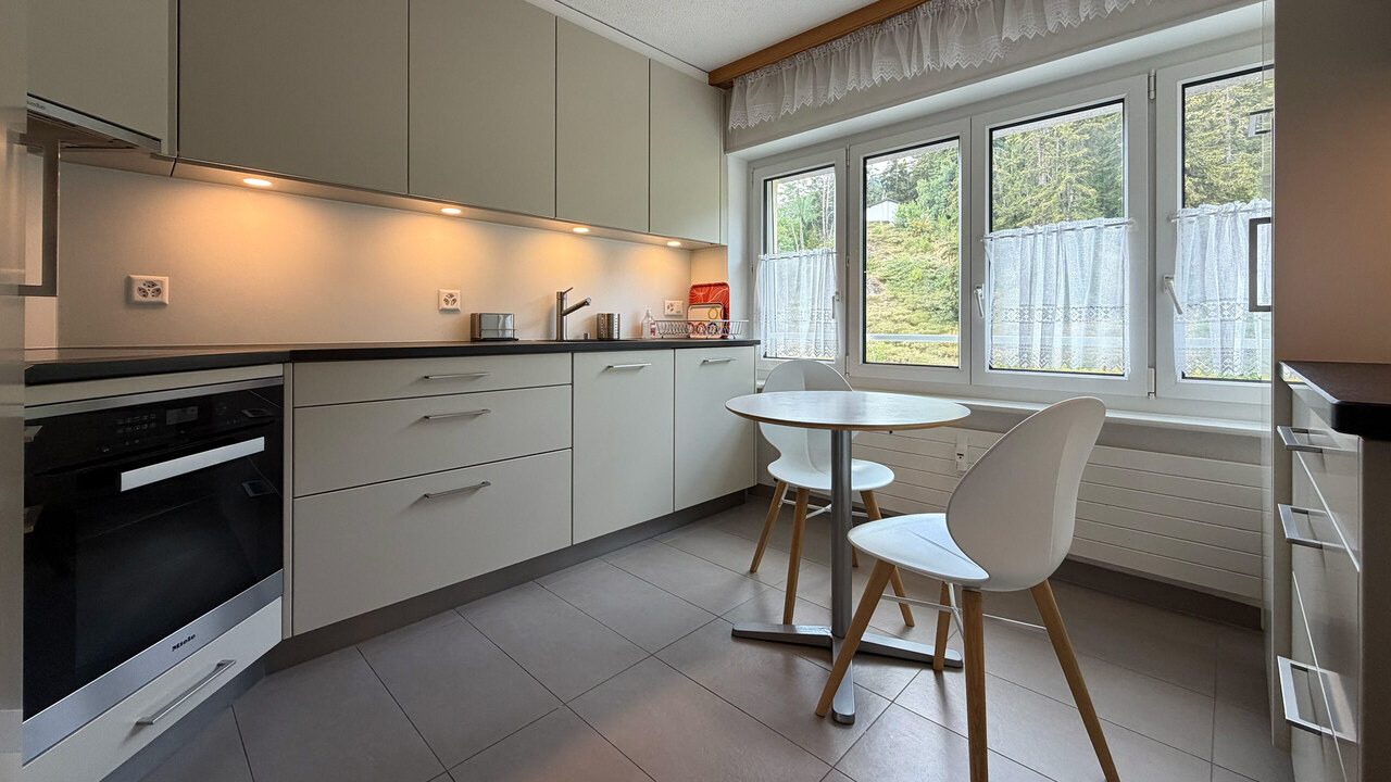 Möblierte 4 ½ Zimmer Wohnung