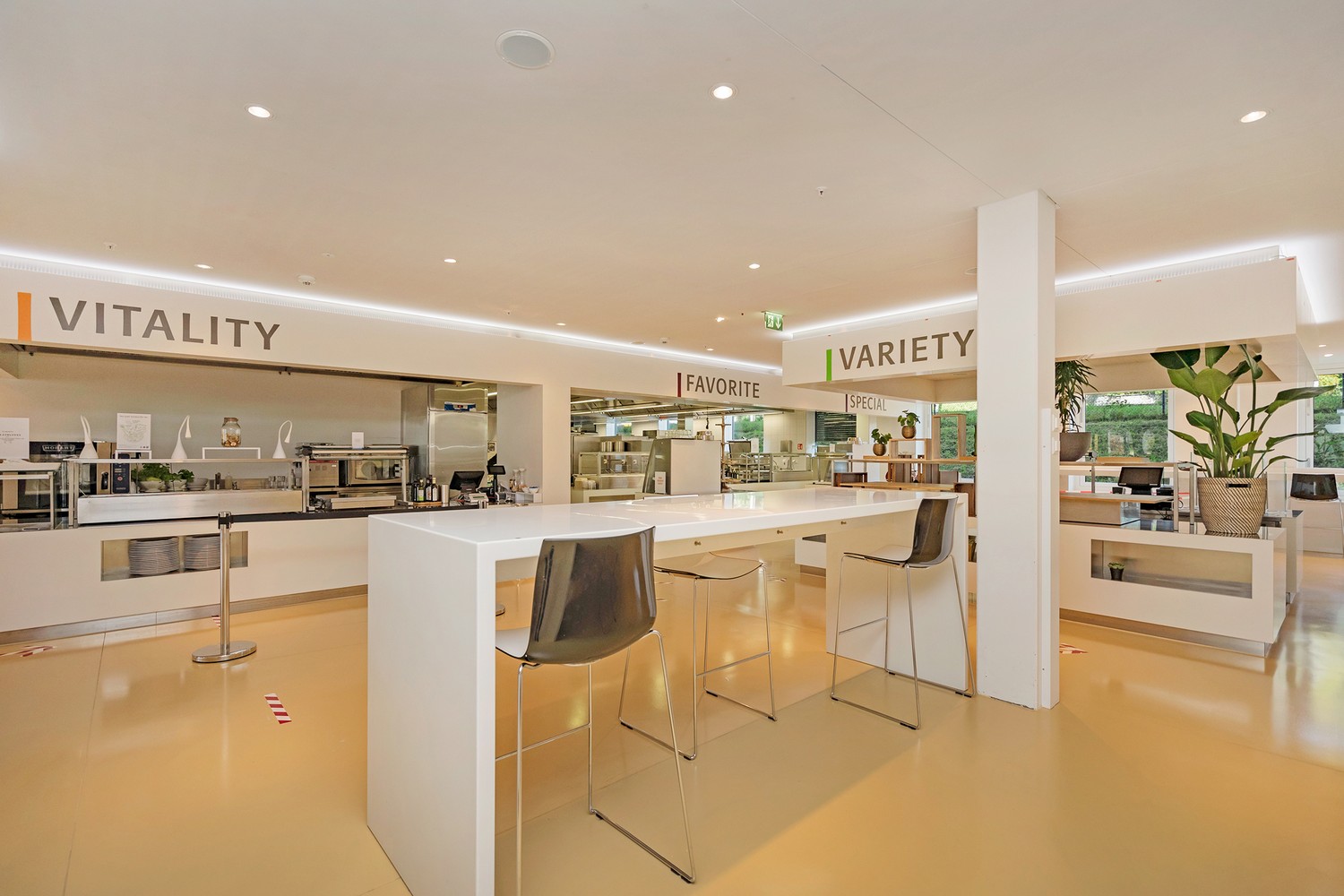 2280m² office