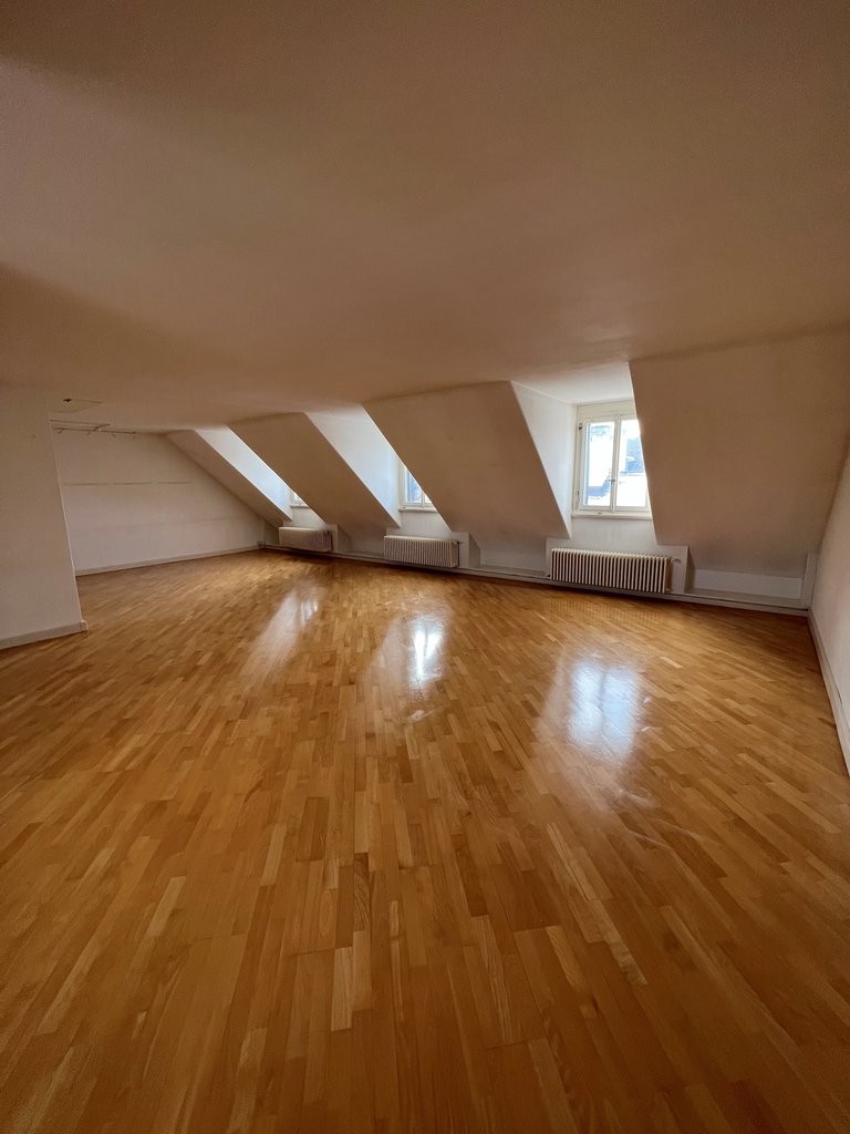 65m² office