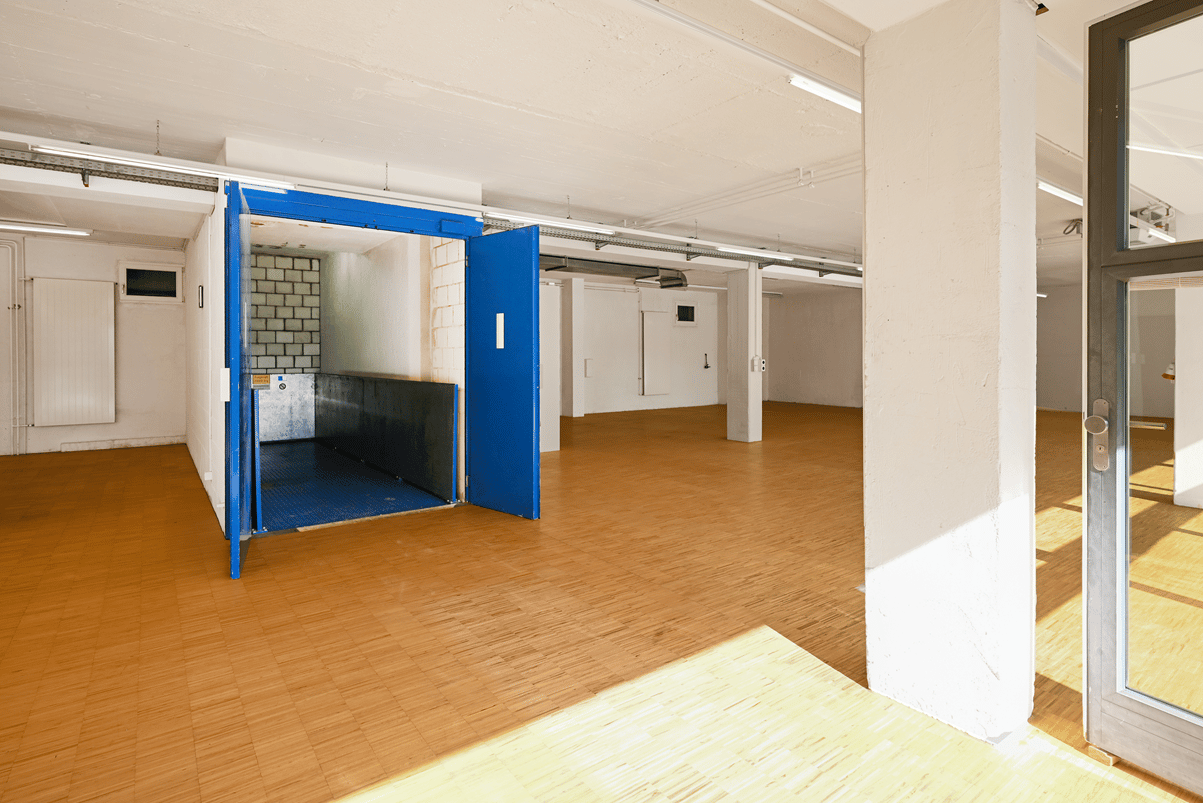 654m² commerciale