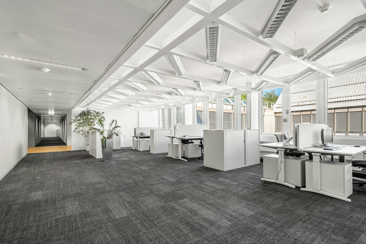 340m² office