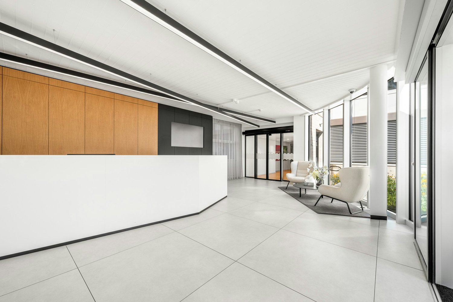 340m² office