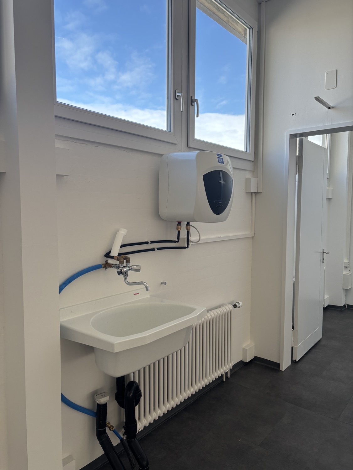 145m² commercial