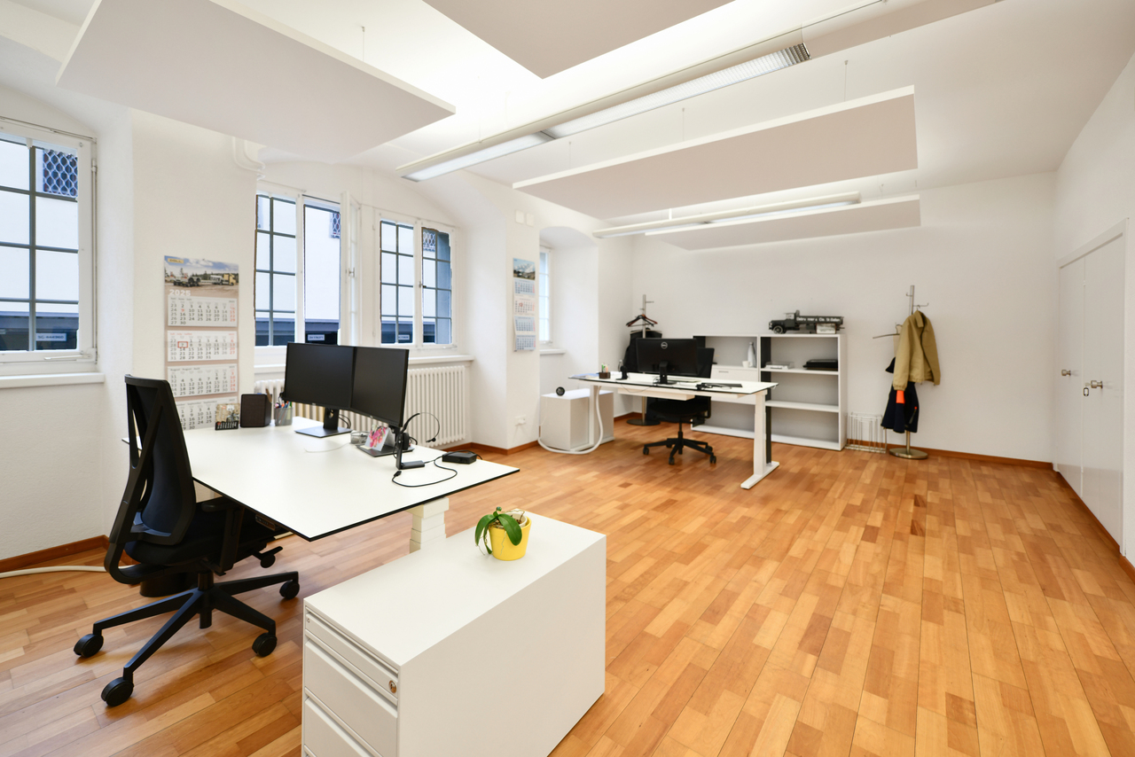56m² shop