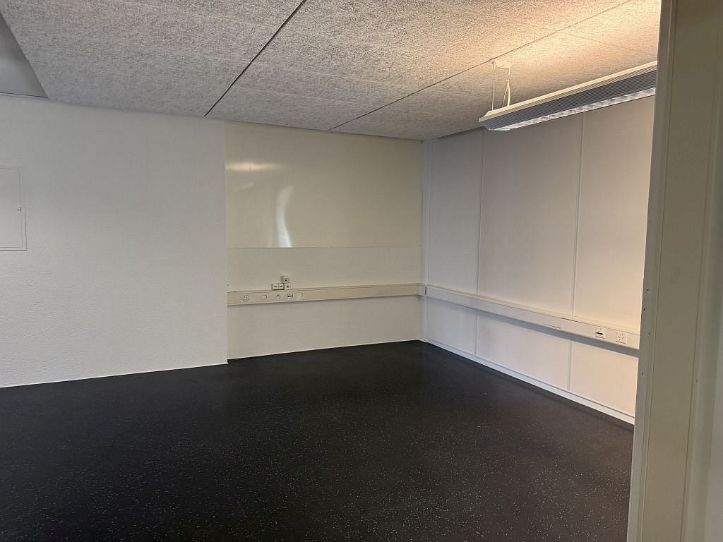 143m² commercial
