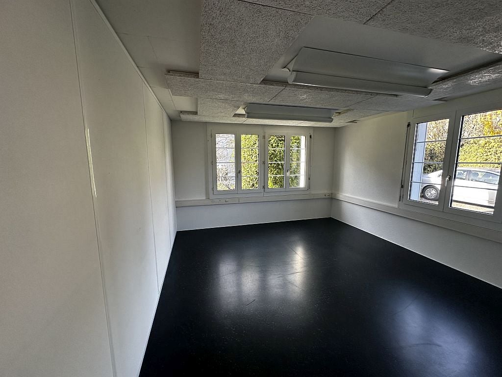 143m² commercial