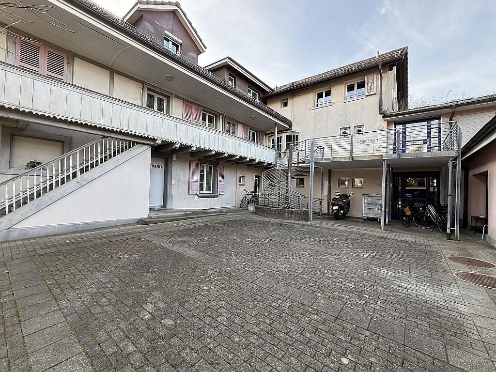 143m² commercial