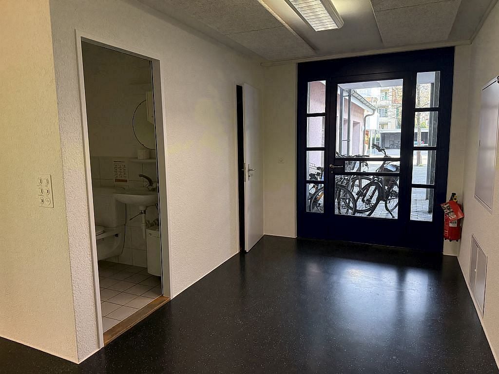 143m² commercial