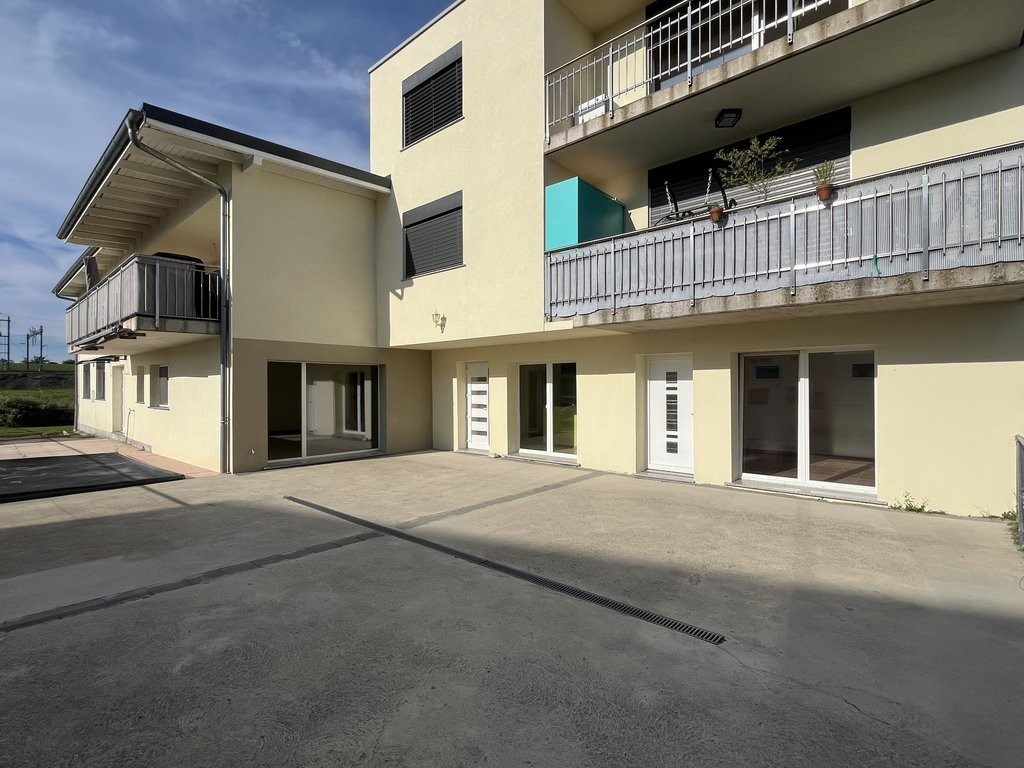 190m² commerciale
