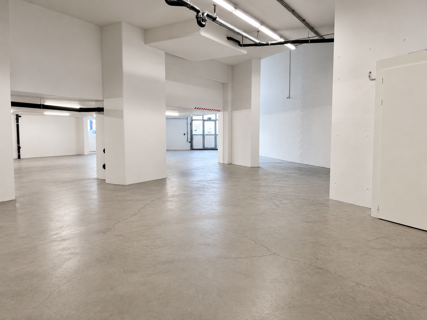 514m² storage room
