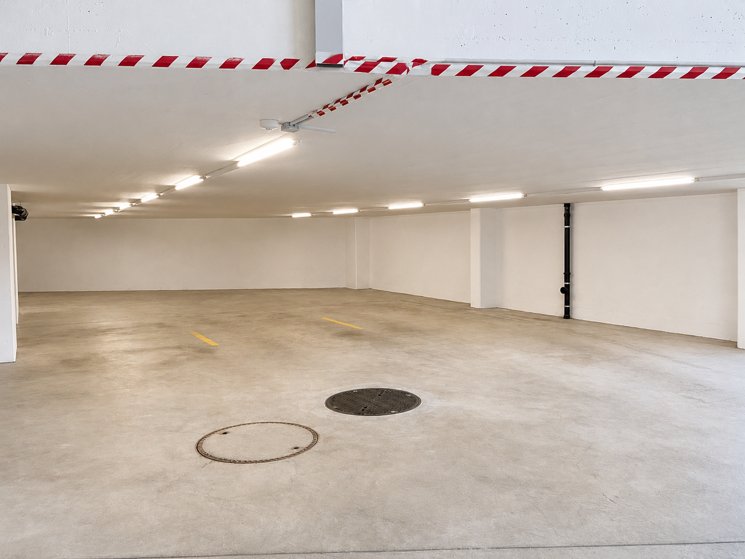 514m² storage room